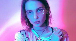 Read more about the article Agama dan Budaya (Suatu Kajian Parsialistik-Integralistik)